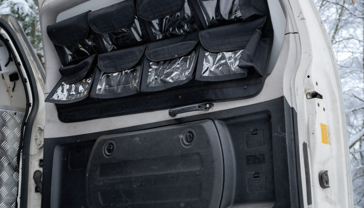 casevac-mitsubishi-pajero-door-equipment