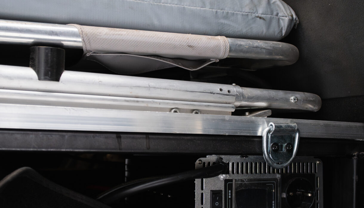 casevac-mitsubishi-pajero-medevac-equipment