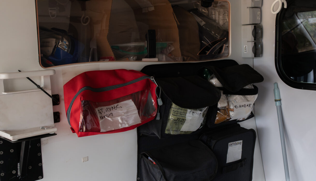 opel-vivaro-MOLLE-attachments