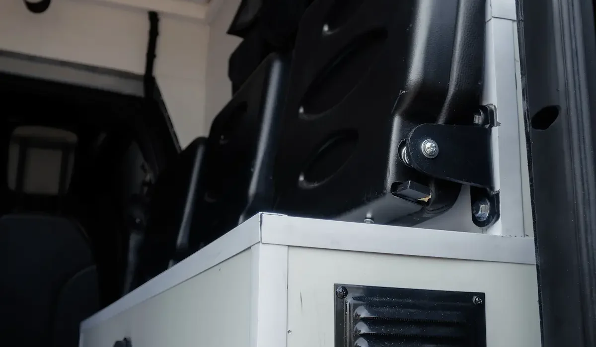 Броньований медичний пікап Toyota Hilux CASEVAC обігрів салону