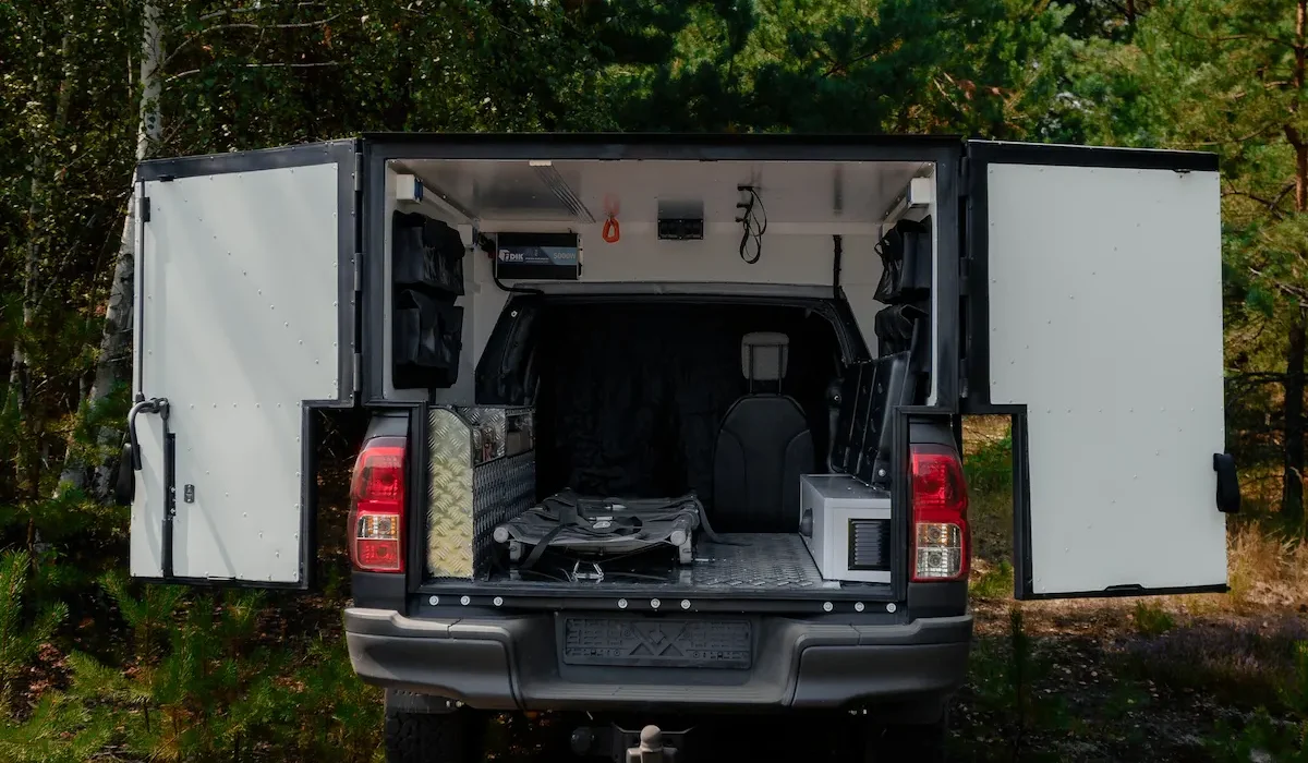 Броньований медичний пікап Toyota Hilux CASEVAC